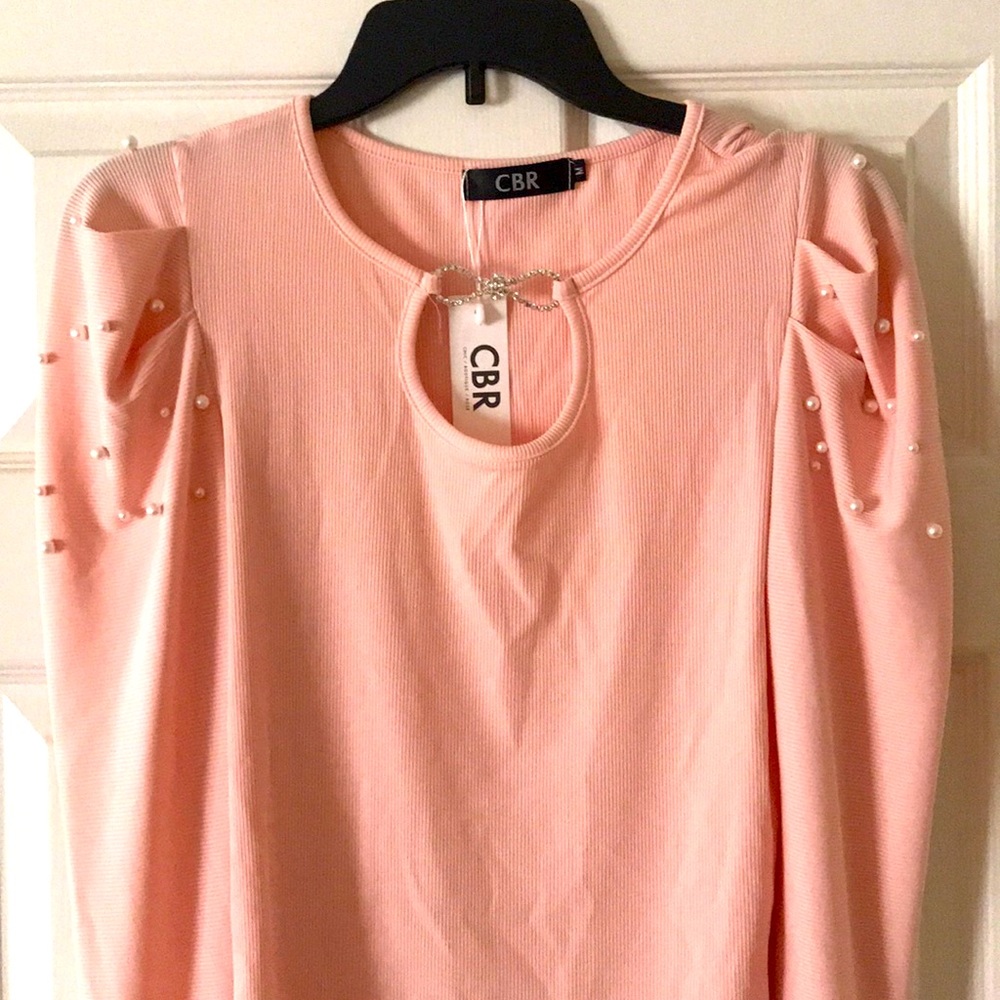 Ladies Medium Long Sleeved Top
